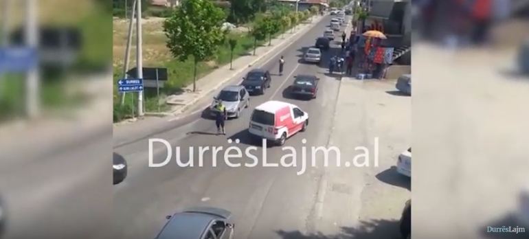 Policia e Durrësit forcon masat, civilë në terren dhe heqje patente për parakalime (VIDEO)