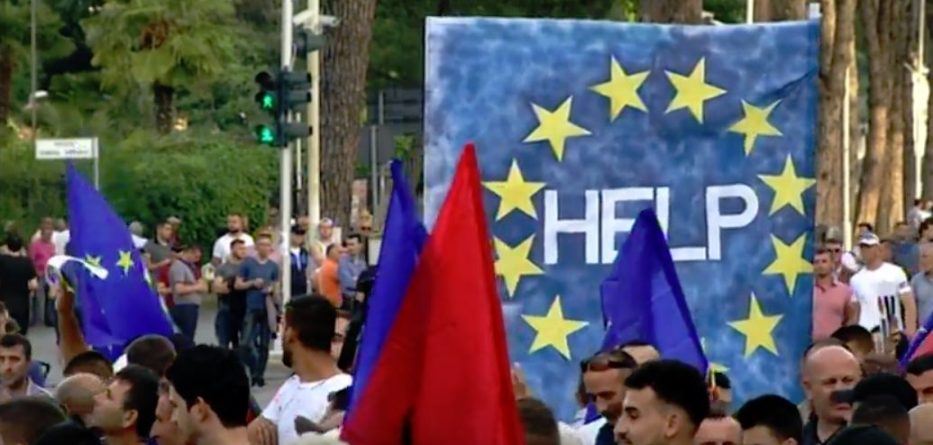 LIVE/ Protesta e 8-të kombëtare e opozitës