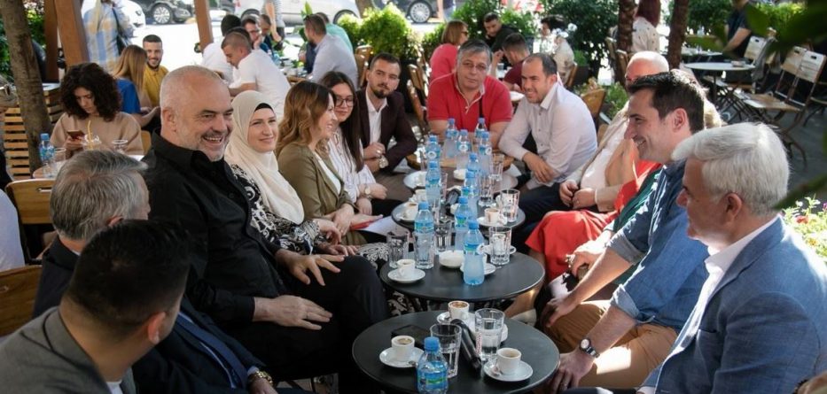 Rama: E bënë copë Shqipërinë me artikuj të paguar