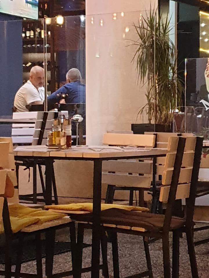 Bisedë kokë më kokë në orët e vona, me kë e kaloi mbrëmjen kryeministri Rama