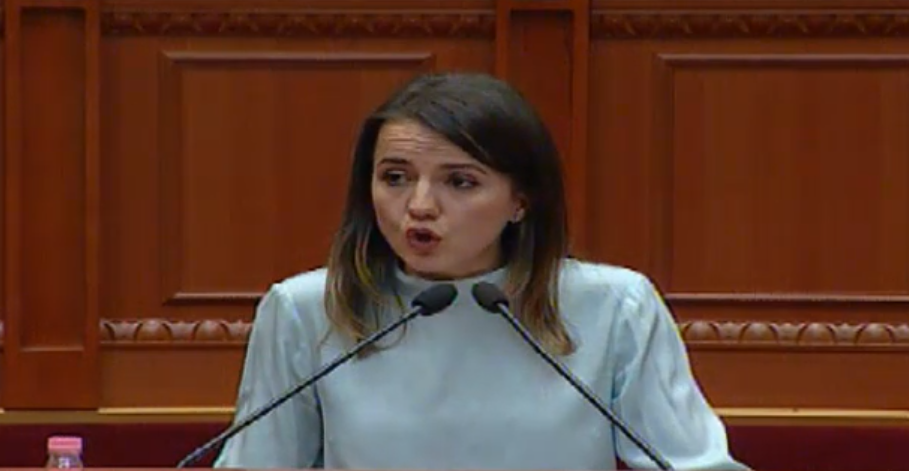 Rudina Hajdari kërcënon presidentin me burg, i drejtohet Ramës: Po i hedh benzinë zjarrit