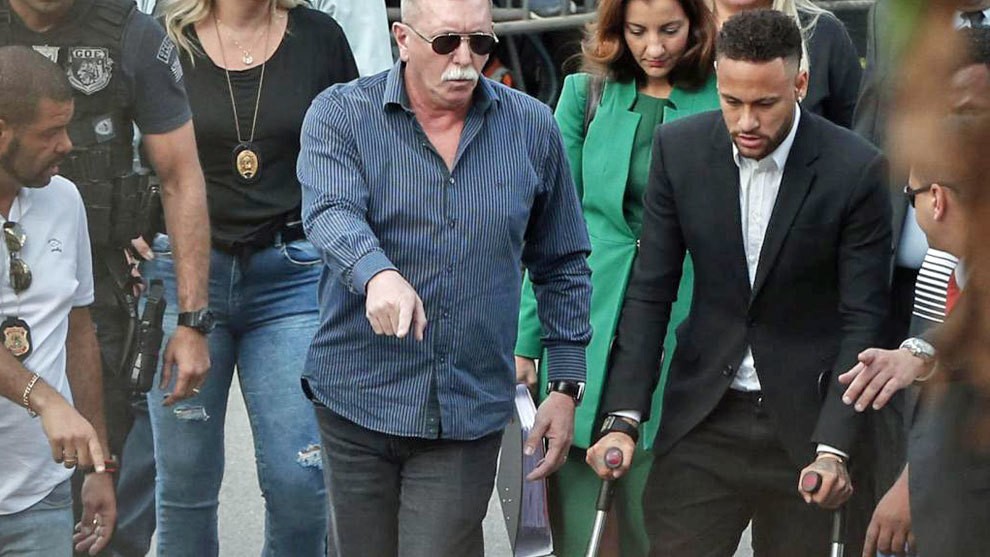 Sherri për një kondom dhe 5 orë dëshmi, Neymar në komisariat për herë të dytë!