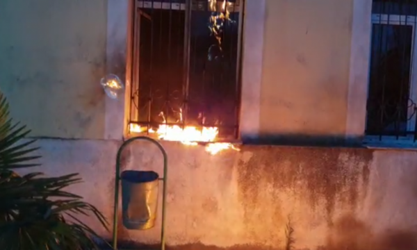 Tensionohet situata, zjarr në KZAZ e Vaut të Dejës