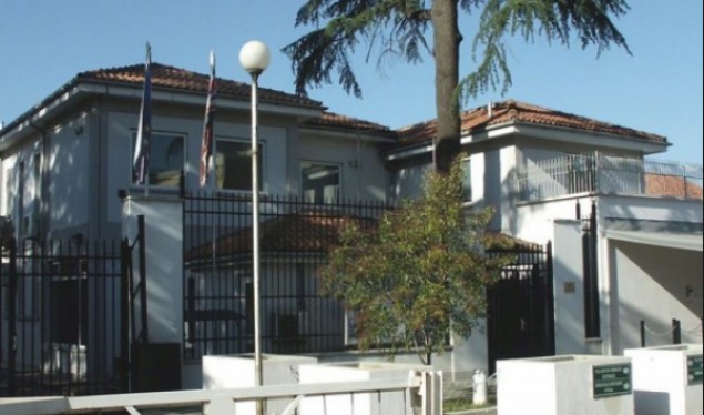 30 qershori/ Ambasada britanike politikanëve: Përmbahuni nga provokimet