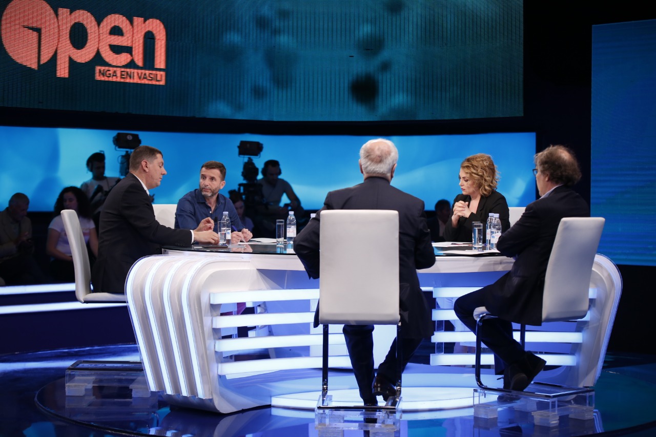 Përgjimet/ Eni Vasili përplaset me tona të forta me Erion Braçen