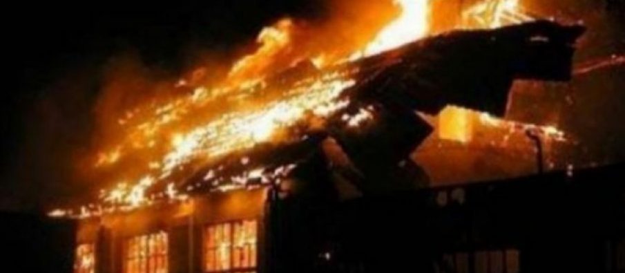 Përfshihet nga flakët gjatë natës restoranti