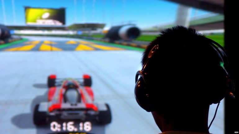 16-vjeçari fiton 3 milionë dollarë nga loja online