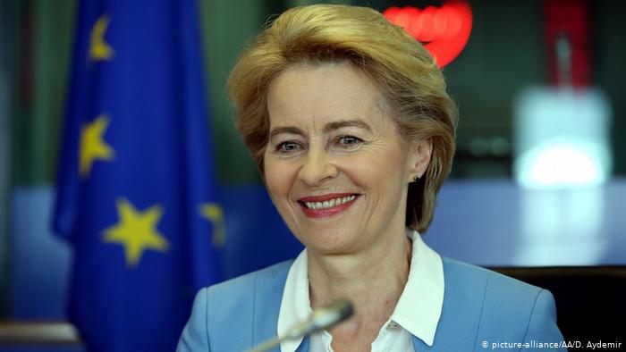 Ursula von der Leyen tёrhiqet nga posti i ministres sё Mbrojtjes