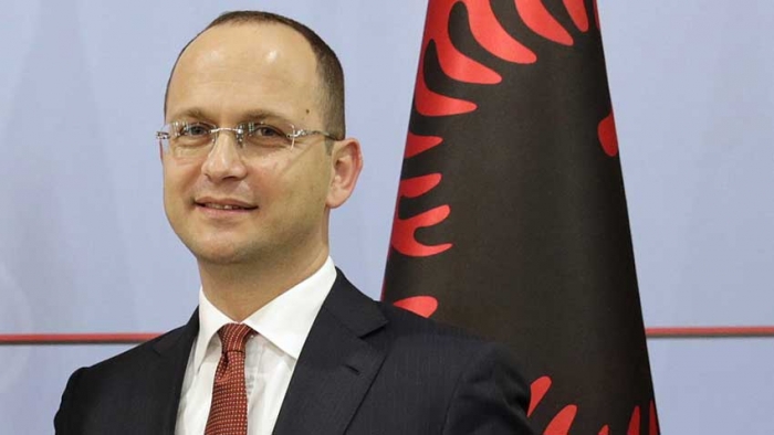 Bushati uron kryeministrin e ri grek, mesazh edhe për Tsiprasin