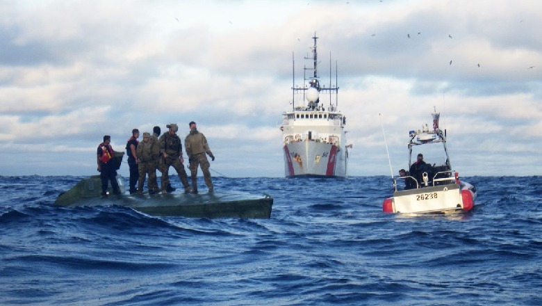 E transportonin me nëndetëse, rojet bregdetare bllokojnë kokainë e marijuanë
