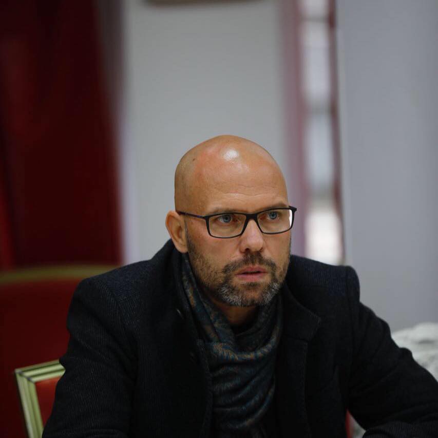 &#8220;Një hile e zezë po vërtitet të na prezantohet si&#8230;&#8221;