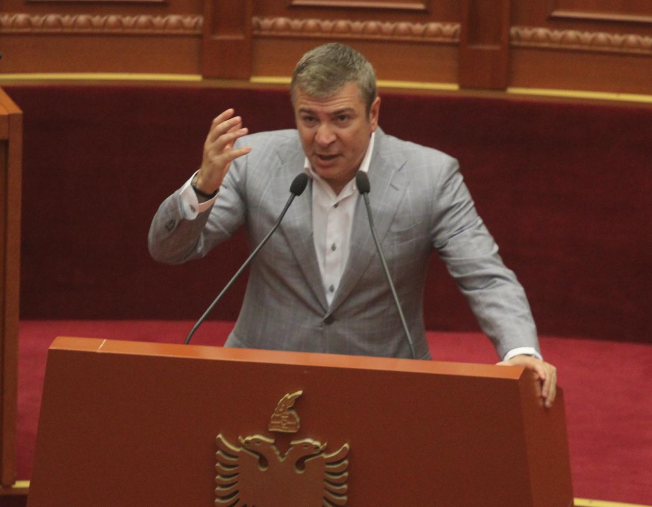 “Damian ik”, Gjiknuri replikon pas kërkesës për shkarkim: Vetofrohem për zgjidhje, nëse vjen opozita