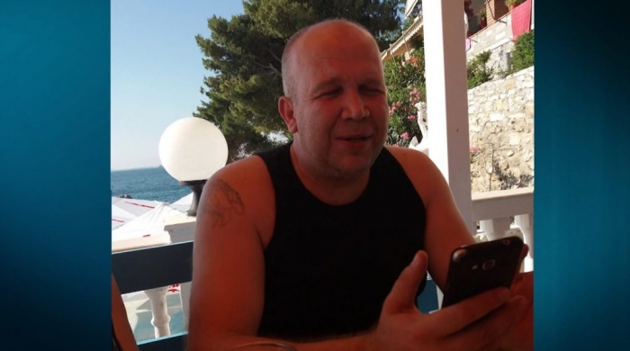 Ky është ish-gjyqtari që u arrestua për prostitucion, shfrytëzonte vajzat në lokalin e tij (FOTO)