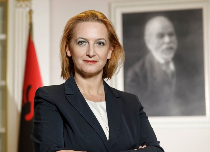 Koncensioni për kontrollin e pompave të naftës, ministrja Denaj: E vërteta e rritjes së çmimit