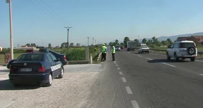 Aksident i rëndë, dalin nga rruga babë e bir, vdes 57-vjeçari