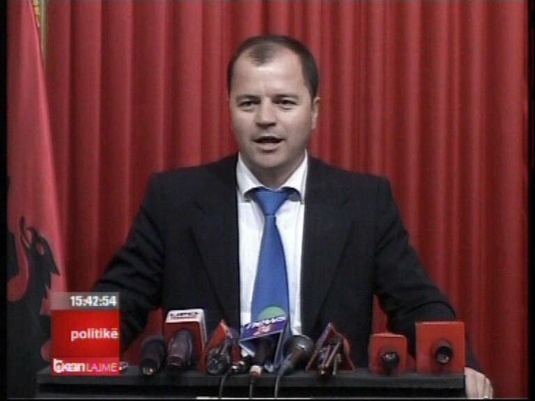 “Akuza dajës, ikën nipi”, deputeti flet për skandalet e drejtorit të burgjeve