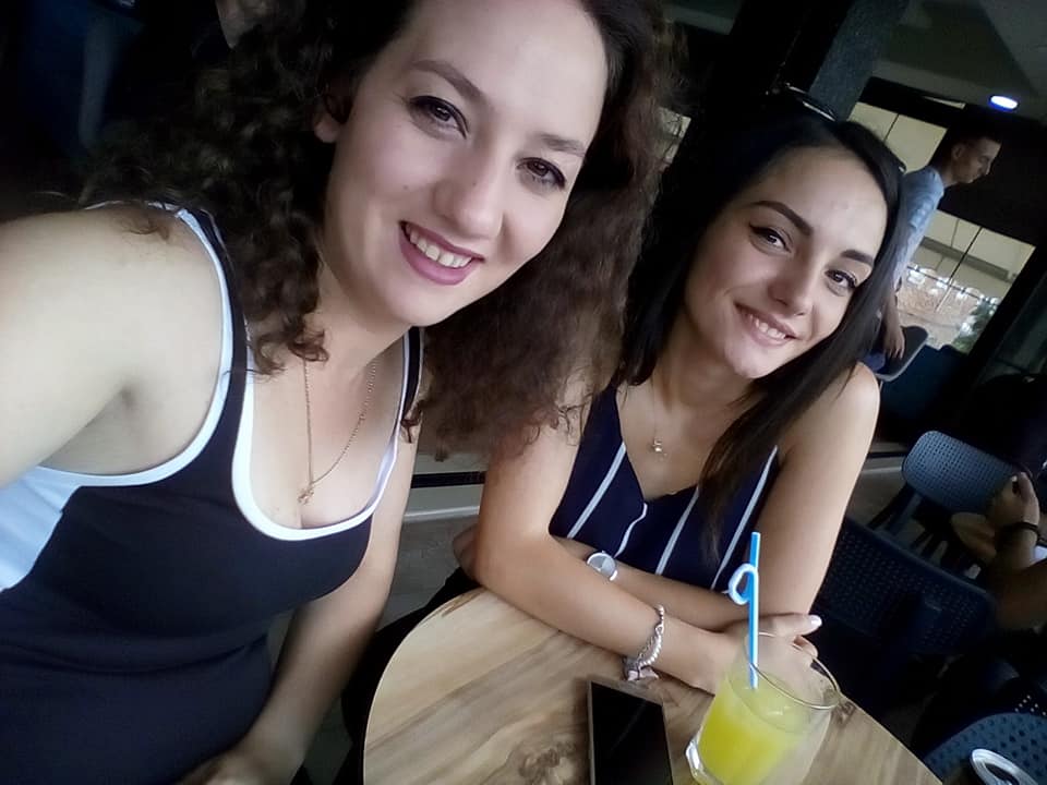 Kryetarja e FRESSH vdiq në aksident, shoqja e ngushtë përlot rrjetin