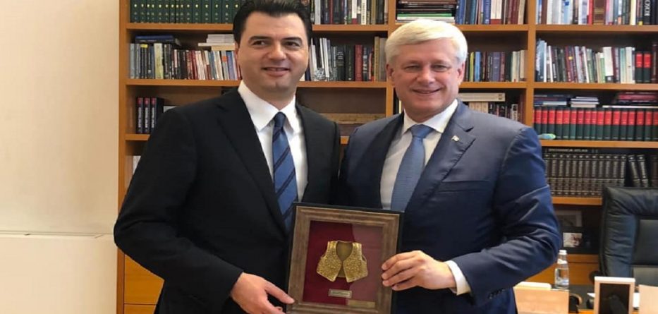 Basha takohet me ish-Kryeministrin e Kanadasë: Diskutuam për krizën politike
