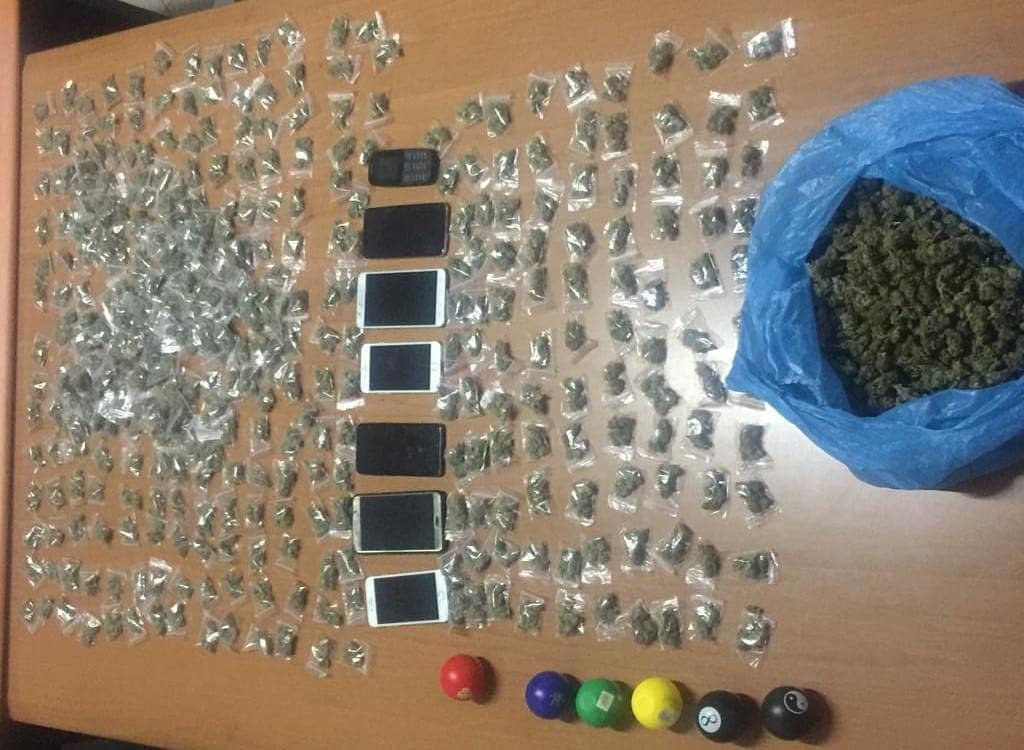 “Distributori” prangos të riun, shiste drogë në Tiranë