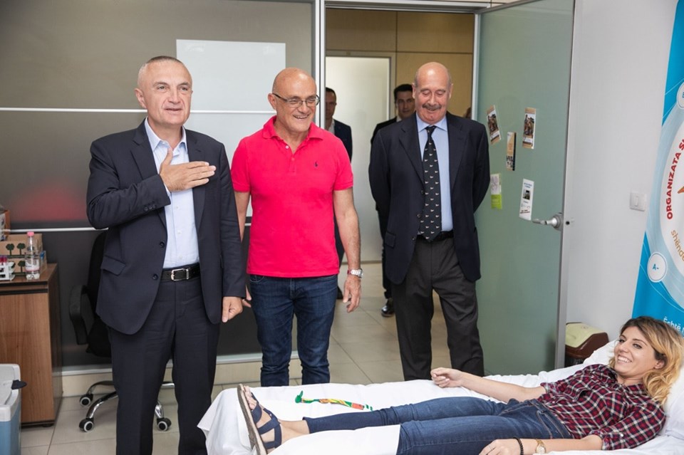 Meta: Dhurimi i gjakut, akt humanizmi, ndihmon të shpëtojmë jetë njerëzish