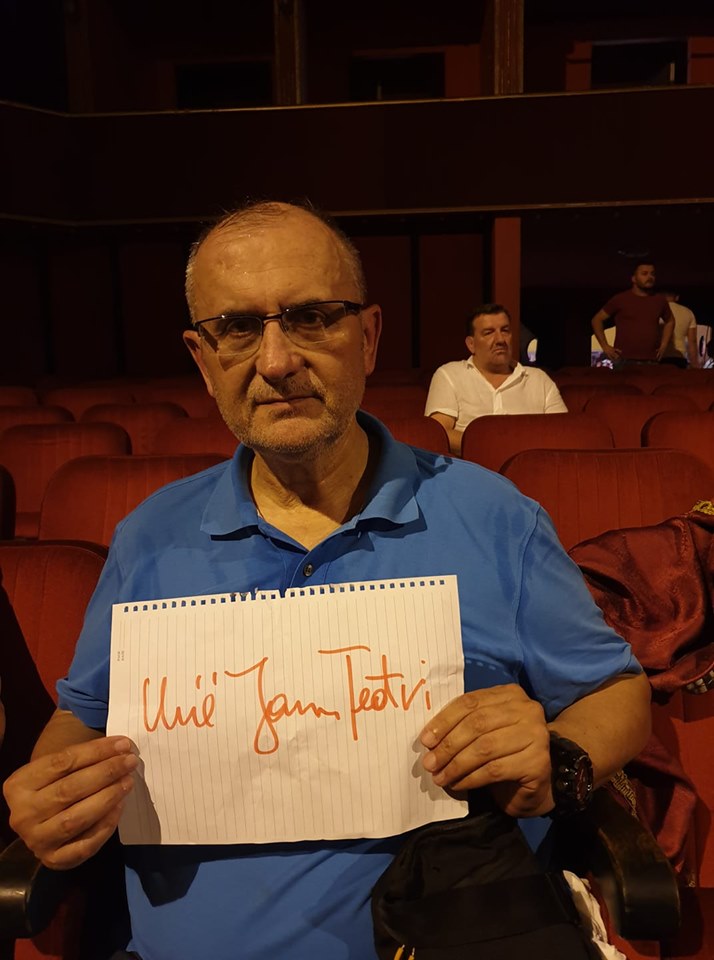 &#8220;Koha nuk pret!&#8221;, Vasili apel qytetarëve: Ejani të mbrojmë Teatrin