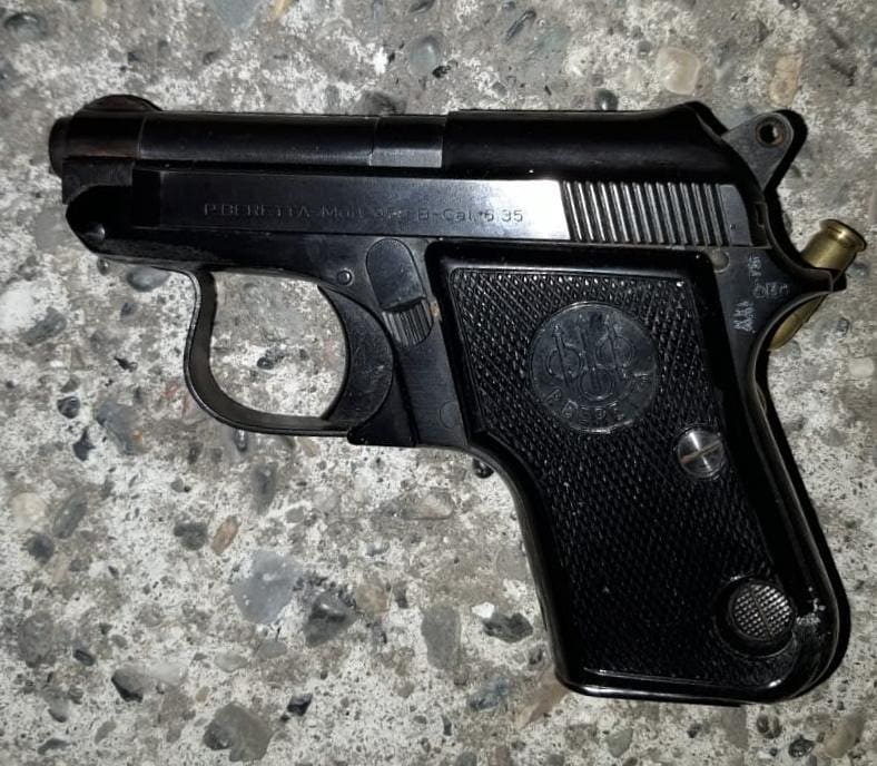 Lëvizte me pistoletë me vete, policia arreston “të fortin”