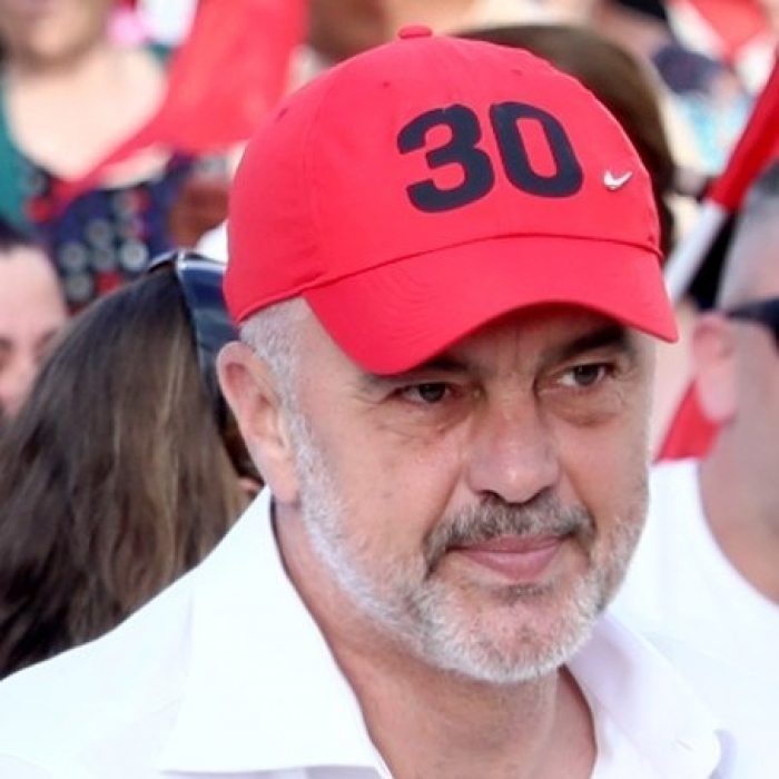 FOTO/ Një ditë pas zgjedhjeve, Rama mesazh për shqiptarët