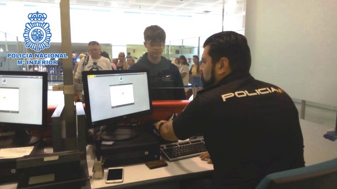 Skema/ Si shqiptarët ikin nga Spanja në Britani të Madhe