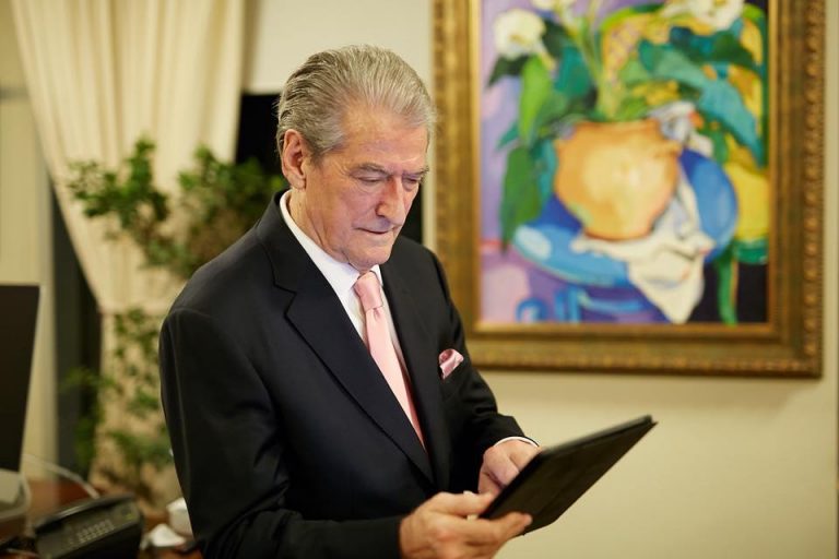 Berisha: Dhuna ndaj artistëve, shpërthim i urrejtjes atërore e Edvin Mafisë