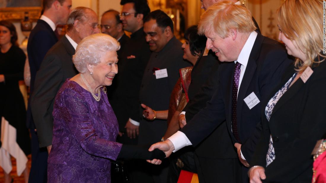 Mbretëresha konfirmon në detyrë kryeministrin e Anglisë, Boris Johnson