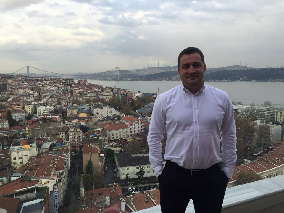 Akuzat e Rudi Vatës, “shpërthen” zv/presidenti Arlind Boshku: Plasi sytë o smirush!