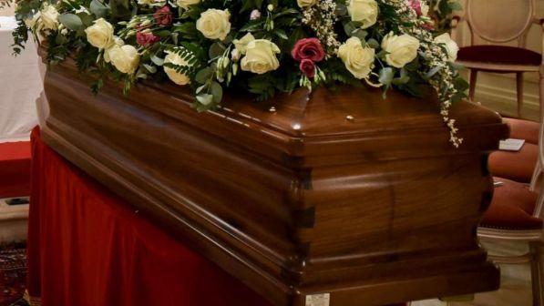 U shpall i vdekur, 25-vjeçari zgjohet pak para funeralit