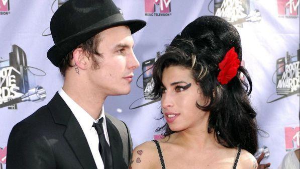 8 vite nga vdekja e Amy Winehouse, ish-bashkëshorti kërkon pjesë nga pasuria e saj