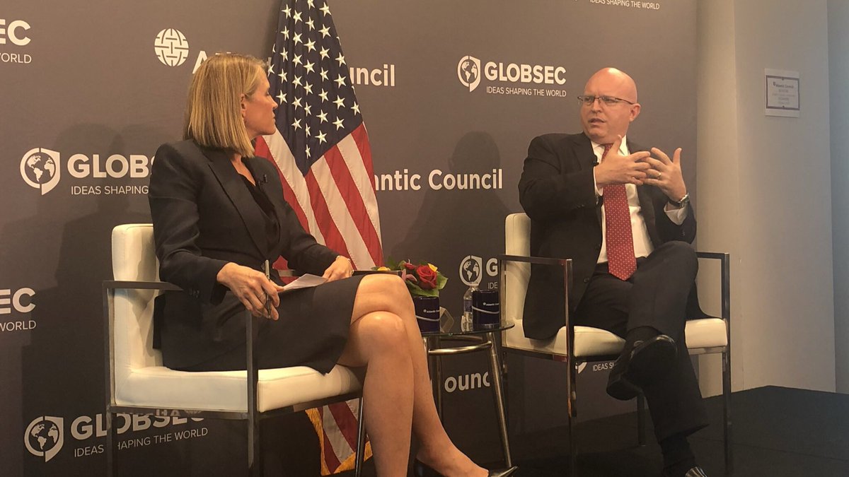 Kriza politike, zyrtari amerikan: Zgjidhje brenda kornizës kushtetuese