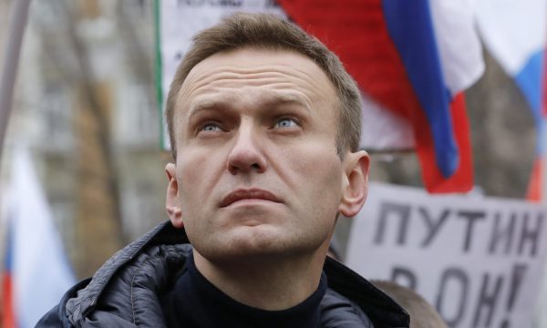 Lideri i opozitës ruse shtrohet në spital, dyshohet se është helmuar