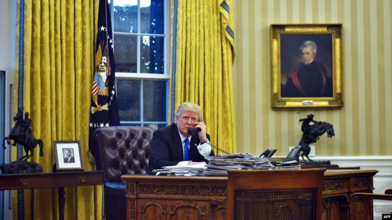 Trump dhe Johnson bisedojnë për tregtinë dhe Iranin