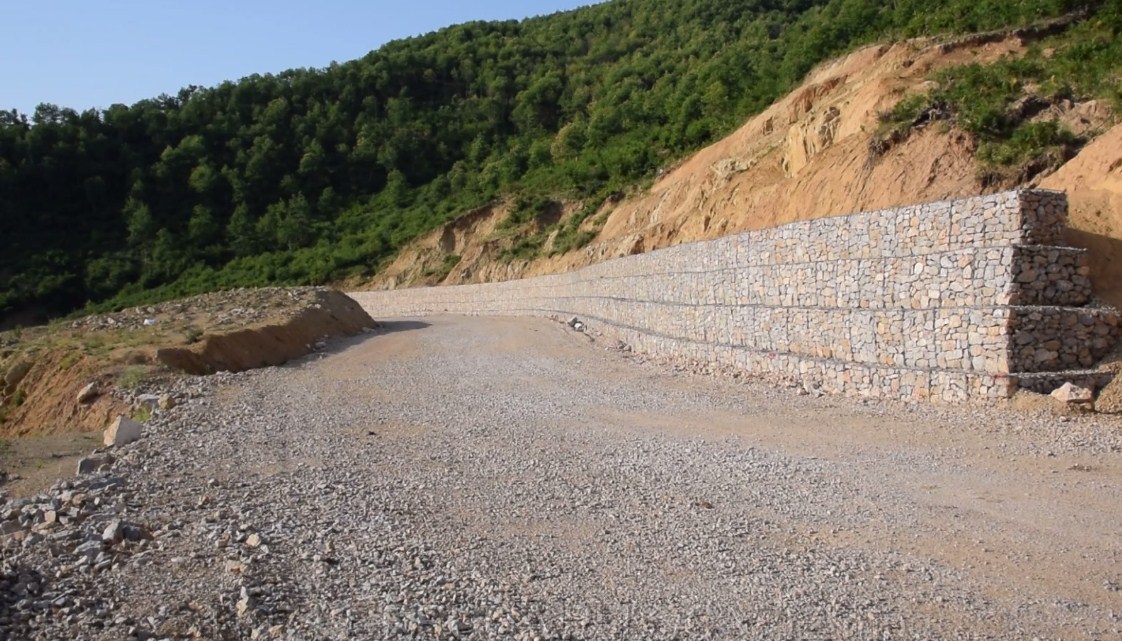 Rruga që nuk mbaron, kilometrat e papërfunduara të Qukës-Qafë Plloçë