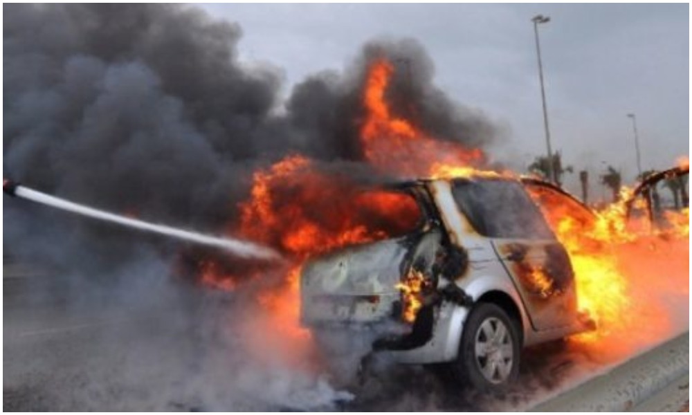 I vihet zjarri makinës së parkuar pranë banesës