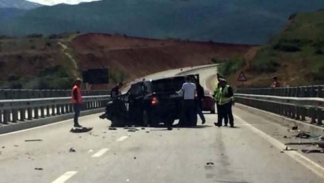 Aksident në Rrugën e Kombit, tre të plagosur