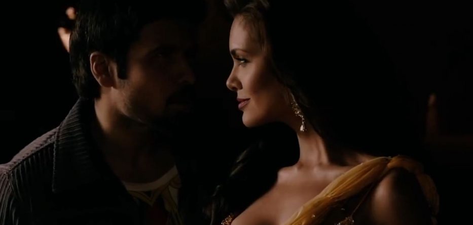 “Më përdhunoi me sy”