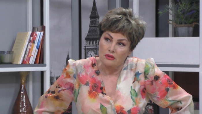 Aktorja e njohur: Presidenti u ka dhënë tituj edhe atyre që nuk e dinë ku kanë bërë karrierë