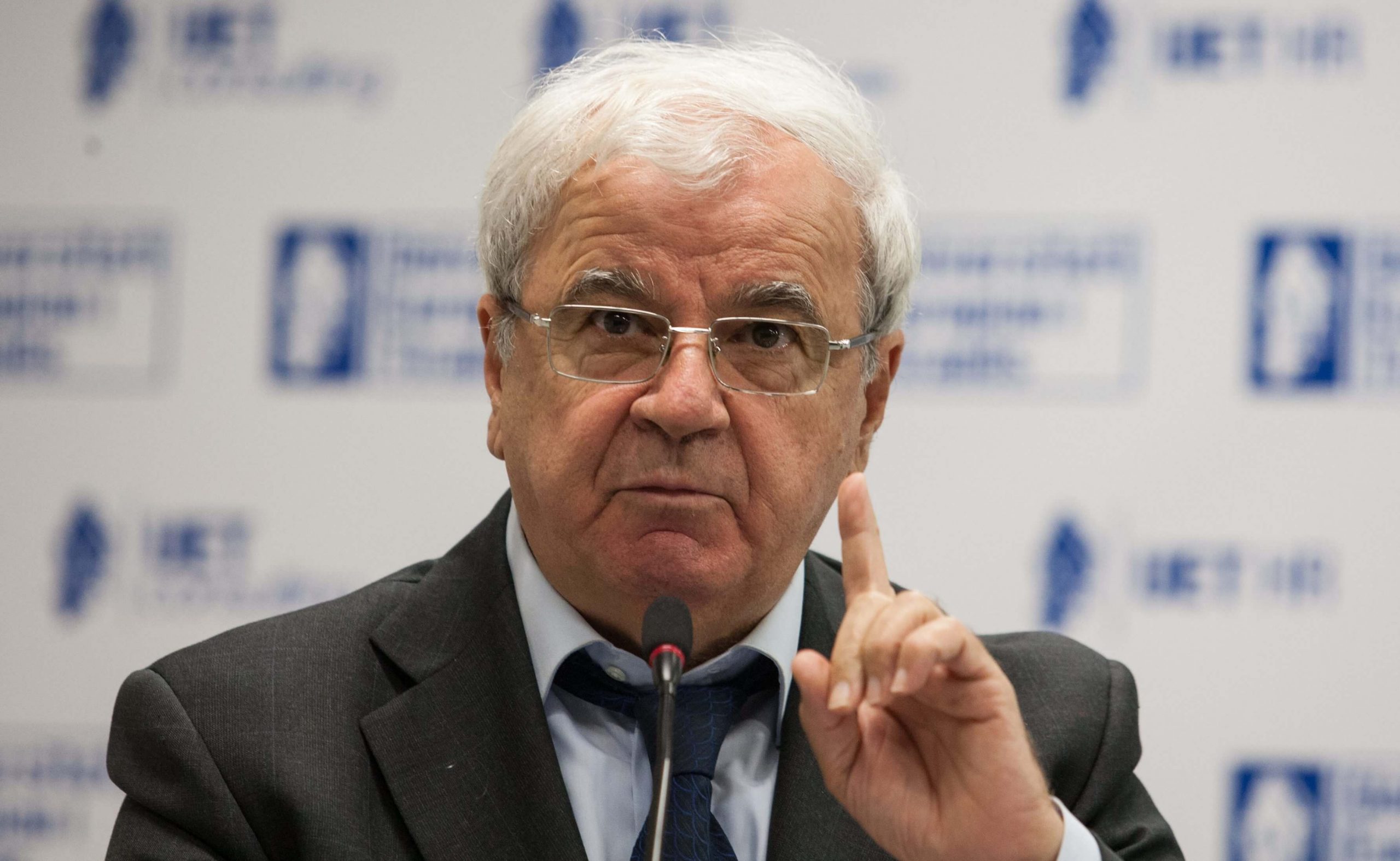 Ngjela për Teatrin: Kush thotë që vlen ka prapaskenë interesi!