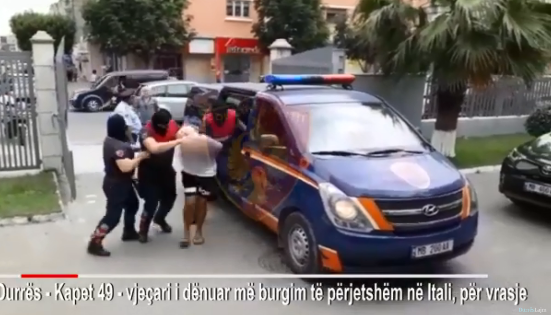 Vrau mikun e tij 21 vite më parë, momenti i arrestimit të Ermir Dervishit në Durrës (VIDEO)