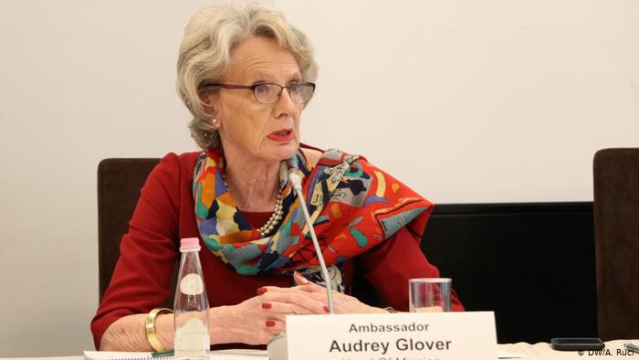 30 qershori, Glover takim me Zgurin në KQZ