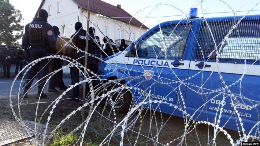 Sllovenia vendos gardh në vijën kufitare me Kroacinë