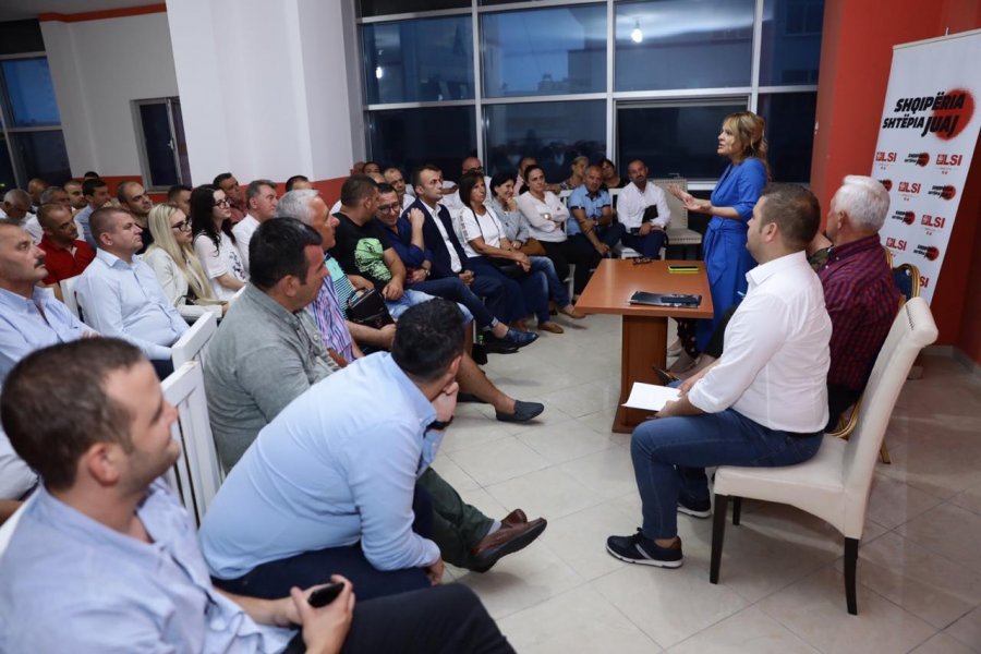 Kryemadhi takohet me strukturat e LSI në Durrës