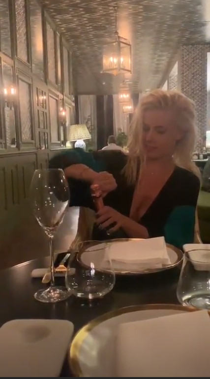 Olta Gixhari feston ditëlindjen e 33-të, aktorja më e dashuruar se kurrë (FOTO)