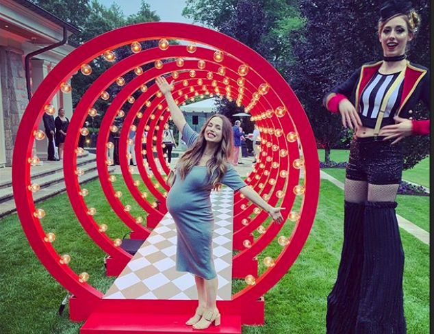 Në prag të lindjes, Eliza Dushku poston foton e ëmbël familjare