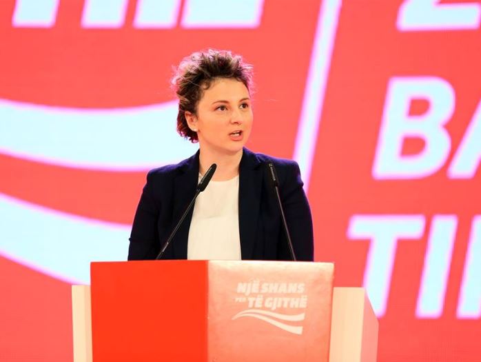 Xhixho: Rezistenca për Teatrin, frymëzuese! Meta veprim shtetari