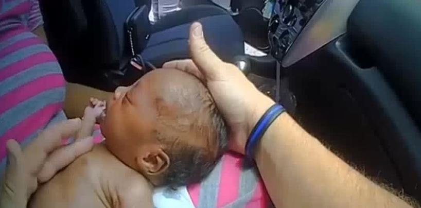 Polici hero i shpëton jetën foshnjës që nuk merrte frymë